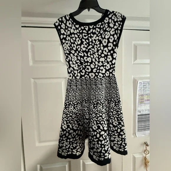 Black and White Leopard Print Dress - Picture 9 of 12